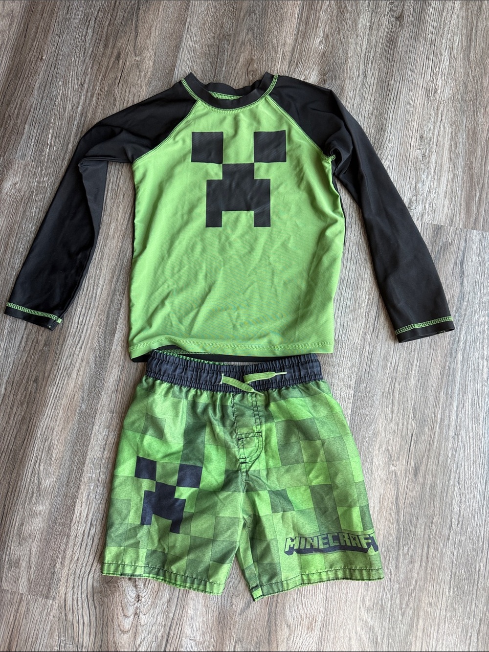 Boys' Green & Black Creeper Rash Guard Swim Set